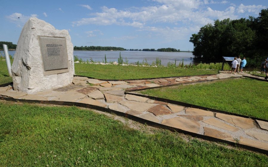 Edward "Ted" and Pat Jones-Confluence Point State Park, Missouri, USA